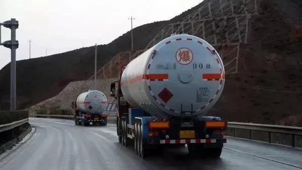 運費翻倍暴漲！四大運輸新規正式實施，貨車上高速成“奢侈品”？